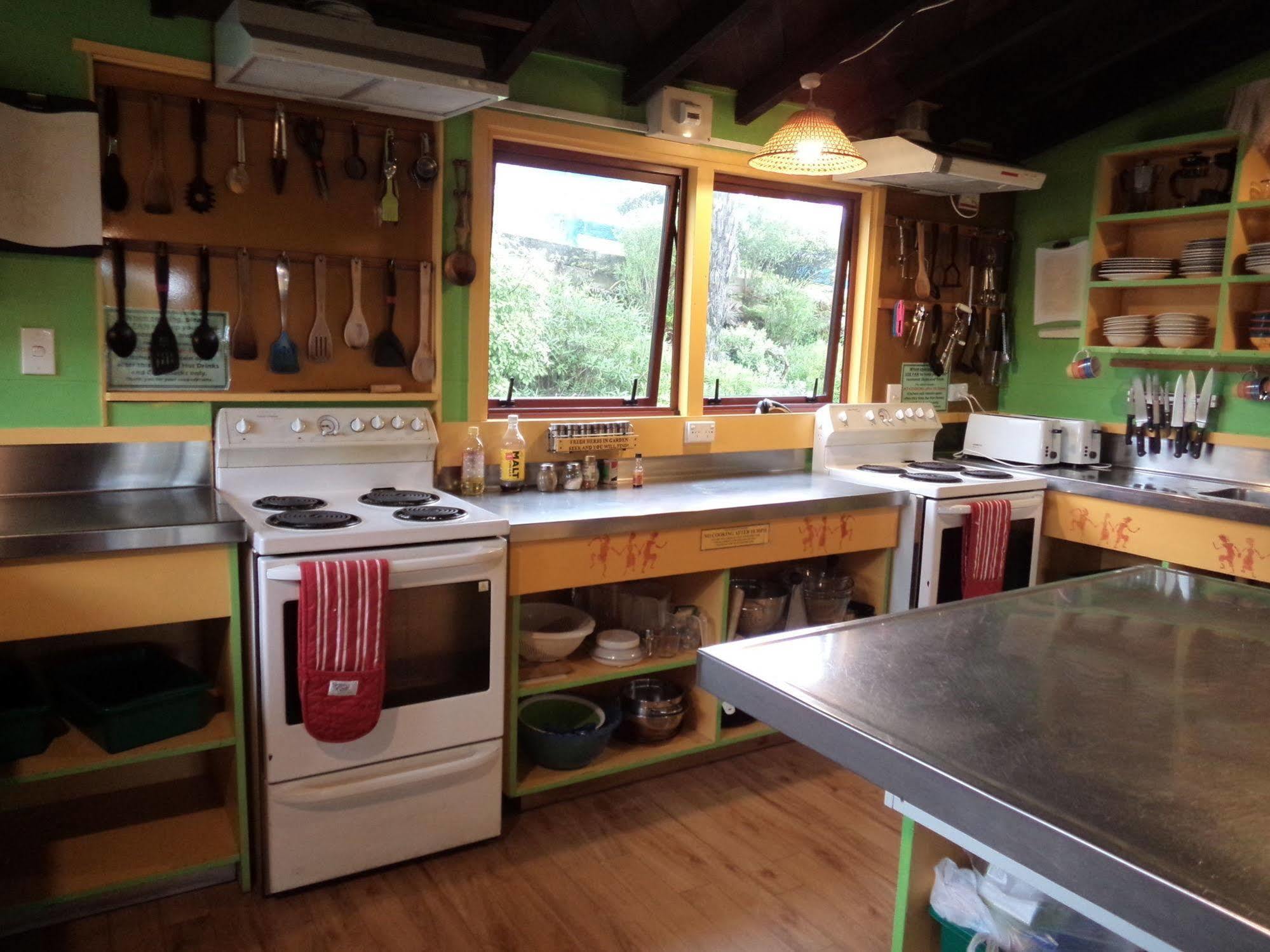 Global Village Travellers Lodge Greymouth Exterior foto The kitchen at the farm